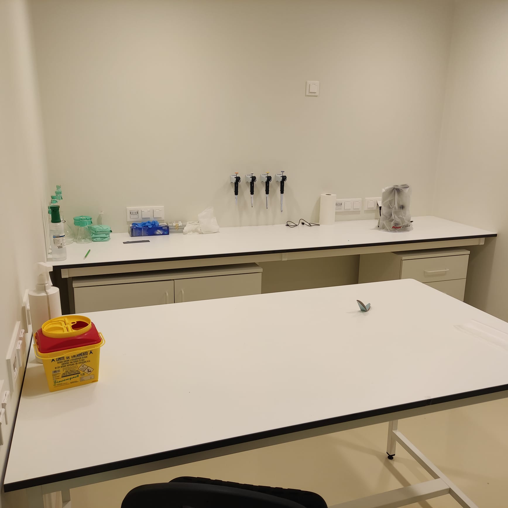 Laboratory Image 4